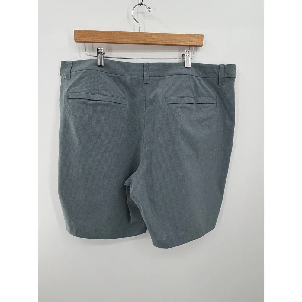 Lululemon Commission Short Men 40 Iron Blue Textured Grid Performance Golf